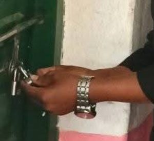 पुर्विचाैकि गाँउपालिका वडा नं.६ को ताला खुलेन